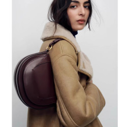 ZR家2025冬季新品女包撞色緝線飾手提包時尚單肩斜後後背包繙蓋硬質包