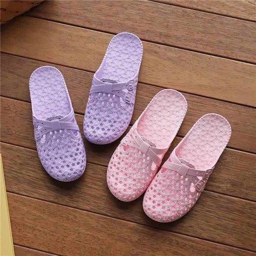 拖鞋女夏外穿平底洞洞鞋浴室中老年鏤空軟底沙灘時尚居家包頭半拖