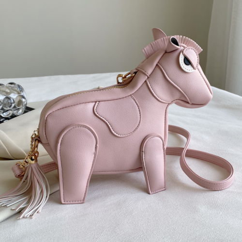 辣妹小馬包包白色城堡同款小馬公仔包包女日系單肩包高級感斜後後背包