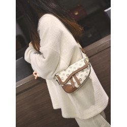 小衆設計原創小包包女士2026新款今年流行超火百搭女式斜背馬鞍包