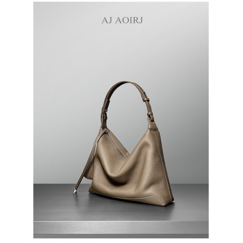 【AJ AOIRJ】小衆設計頭層牛皮單肩托特包休閒慵懶手提斜背水桶包