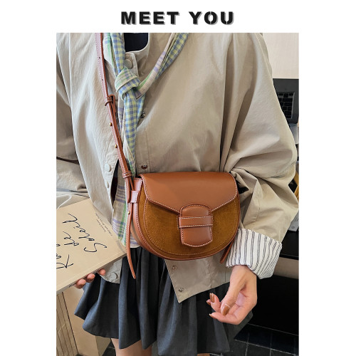 超火單肩馬鞍包包女式2025新款秋冬高級感輕奢小衆不撞款斜背小包