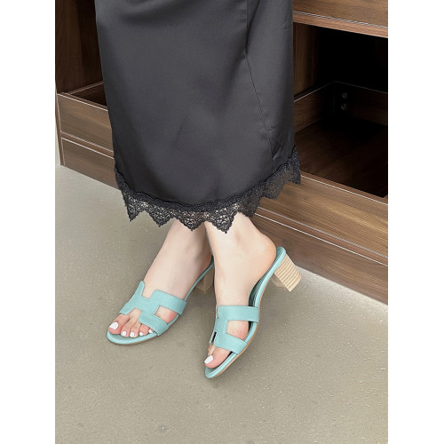 【鞋大師】新款網紅拖鞋女中跟粗跟涼拖鞋女外穿時尚真皮沙灘拖鞋