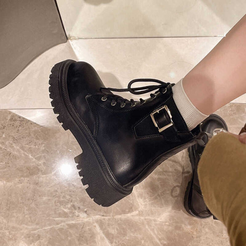 胖腳寬肥大碼女鞋41一43英倫風系帶馬丁靴女百搭時尚短靴春秋單靴 胖腳寬肥大碼女鞋41一43英倫風系帶馬丁靴女百搭時尚短靴春秋單靴