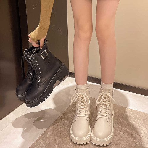 胖腳寬肥大碼女鞋41一43英倫風系帶馬丁靴女百搭時尚短靴春秋單靴 胖腳寬肥大碼女鞋41一43英倫風系帶馬丁靴女百搭時尚短靴春秋單靴