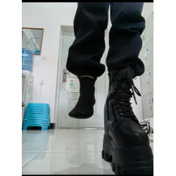 一體式內增高馬丁靴亞光皮黑白色22CM增高短靴無痛增高鞋靴站樁靴