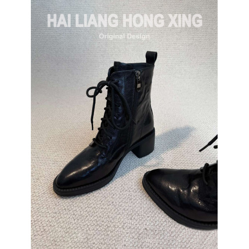 羊皮版~馬丁靴女新款英倫風百搭尖頭粗跟系帶側拉鍊顯瘦高跟短靴