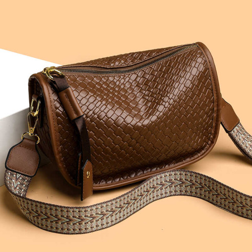 女包2025新款時尚百搭單肩斜後後背包包女高級感小衆編織大容量馬鞍包