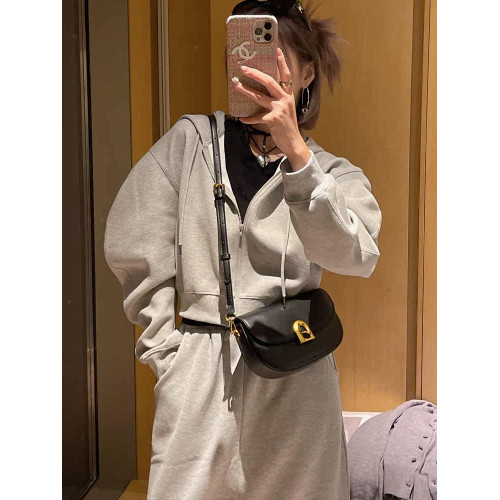 馬鞍包包女2025新款春夏百搭單肩斜後後背包小衆質感今年流行腋下女包