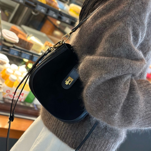 西柏萊真皮斜後後背包女包2025新款輕奢小衆高級感磨砂牛皮馬鞍包女