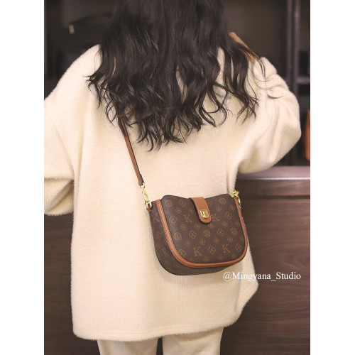 高級感馬鞍包包女式2026新款高級大氣輕奢小衆日常通勤百搭斜後後背包