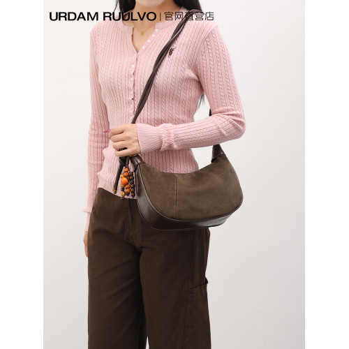 UR麂皮絨磨砂馬鞍包女式2025新款冬季日常百搭通勤單肩斜背餃子包