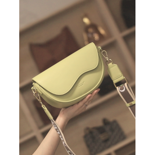 斜背馬鞍小包包女式2026新款超火女款小衆設計今年流行百搭高級感