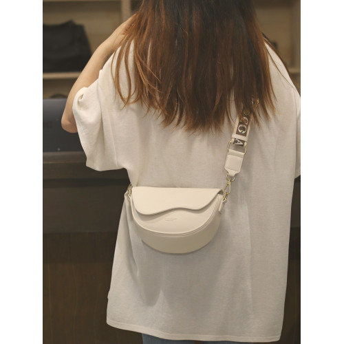 斜背馬鞍小包包女式2026新款超火女款小衆設計今年流行百搭高級感