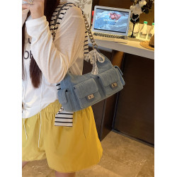 今年流行復古牛仔時髦腋下包女2025新款機車包休閒百搭單肩斜後後背包