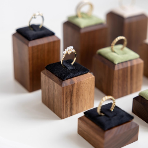 胡桃木戒指展示架絨面珠寶首飾托架飾品店櫥窗擺件拍攝道具收納座