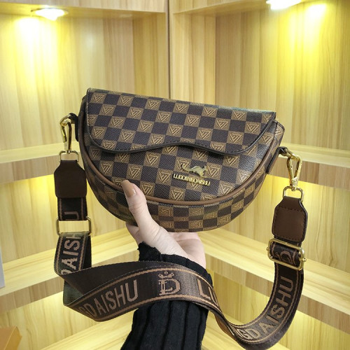 高級感小衆包包女2025新款休閒單肩斜後後背包時尚質感小包馬鞍包