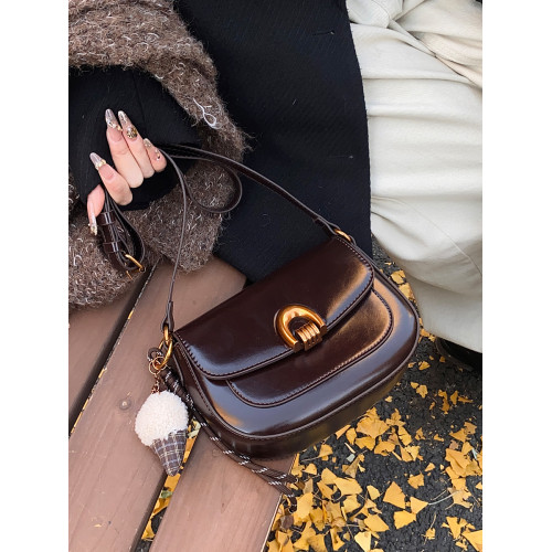 日常可用紅色新娘婚包包女2026超火新款高級感輕奢小衆斜背馬鞍包