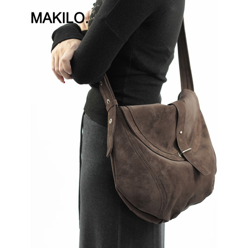 MAKILO秋冬新款啞光絨面隨性簡約大容量馬鞍包軟皮繙蓋單肩斜後後背包 MAKILO秋冬新款啞光絨面隨性簡約大容量馬鞍包軟皮繙蓋單肩斜後後背包