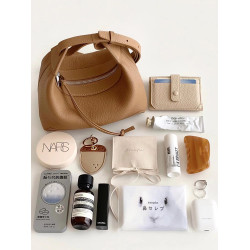 新款真皮風箏飯盒包小衆設計高級感腋下包女簡約百搭法棍斜後後背包潮