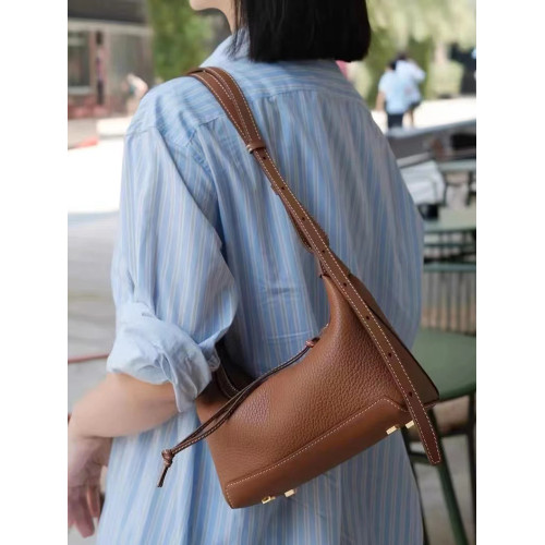 新款真皮風箏飯盒包小衆設計高級感腋下包女簡約百搭法棍斜後後背包潮 新款真皮風箏飯盒包小衆設計高級感腋下包女簡約百搭法棍斜後後背包潮