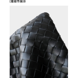 2025新款羊皮編織餃子包垃圾袋抽繩腋下包手拿信封包單肩斜後後背包女