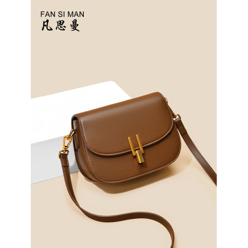 凡思曼包包女2026新款斜後後背包春夏百搭單肩腋下包通勤時尚馬鞍包小