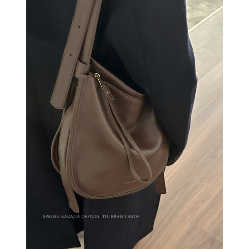 韓國大包包女秋冬2023新款潮時尚復古馬鞍包百搭大容量單肩斜後後背包 韓國大包包女秋冬2023新款潮時尚復古馬鞍包百搭大容量單肩斜後後背包