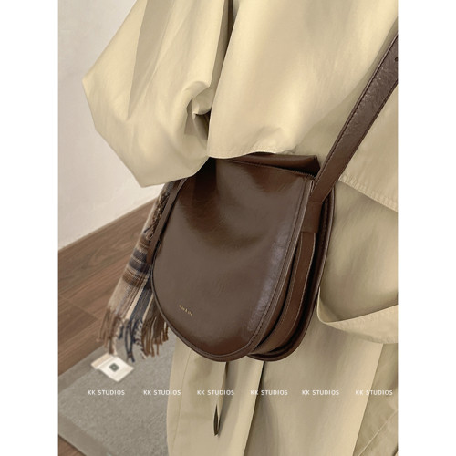 韓國大包包女秋冬2023新款潮時尚復古馬鞍包百搭大容量單肩斜後後背包 韓國大包包女秋冬2023新款潮時尚復古馬鞍包百搭大容量單肩斜後後背包