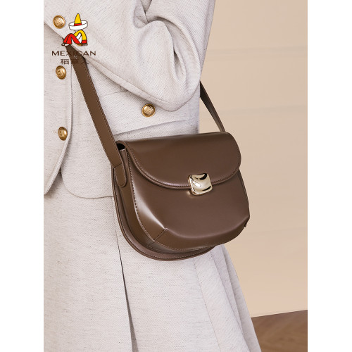 稻草人包包女式2025新款百搭單肩斜後後背包女款小衆設計腋下包馬鞍包