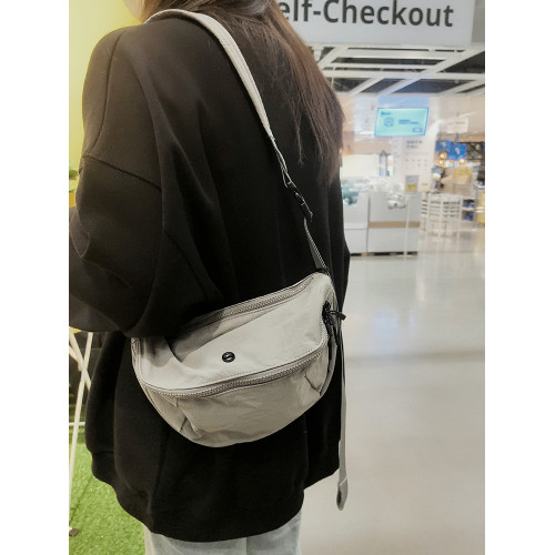 新款進口超輕防水牛津布包包女百搭單肩斜後後背包尼龍輕便實用馬鞍包 新款進口超輕防水牛津布包包女百搭單肩斜後後背包尼龍輕便實用馬鞍包