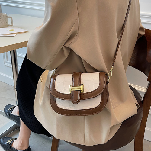 春夏網紅小包包2026新款時尚高級感女包撞色單肩包百搭斜背馬鞍包 春夏網紅小包包2026新款時尚高級感女包撞色單肩包百搭斜背馬鞍包