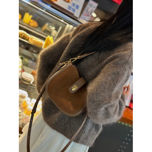 真皮馬鞍包女2024新款高級感牛皮半圓包洋氣單肩斜後後背包時尚小包包 真皮馬鞍包女2024新款高級感牛皮半圓包洋氣單肩斜後後背包時尚小包包