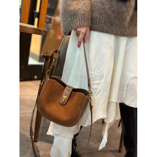 真皮馬鞍包女2024新款高級感牛皮半圓包洋氣單肩斜後後背包時尚小包包 真皮馬鞍包女2024新款高級感牛皮半圓包洋氣單肩斜後後背包時尚小包包