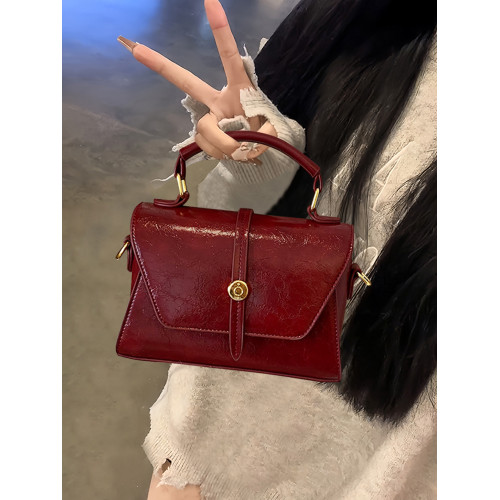 馬鞍包包女士2026新款高級大氣輕奢小衆高級感斜背紅色婚包女新娘 馬鞍包包女士2026新款高級大氣輕奢小衆高級感斜背紅色婚包女新娘