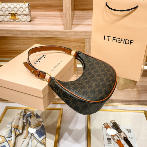 香港真皮腋下包包女2025新款秋冬月亮包半月包單肩斜背月牙包