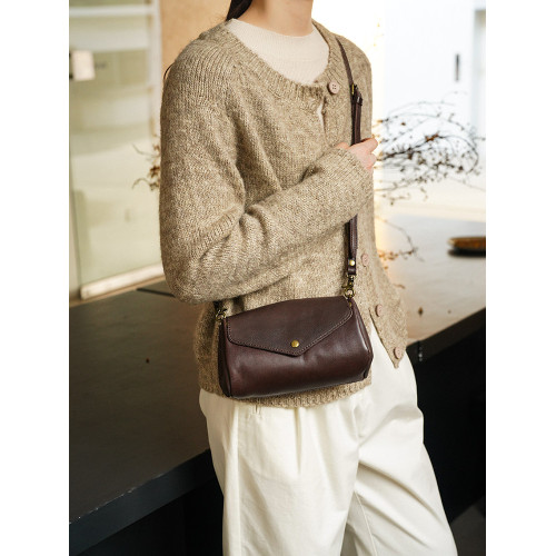 轉山植鞣頭層牛皮手工包新款信封包真皮風琴包斜背復古小方包氣質 轉山植鞣頭層牛皮手工包新款信封包真皮風琴包斜背復古小方包氣質