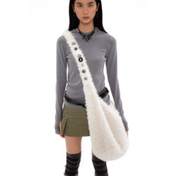 oinimi 米白色羊羔毛包 釘釦裝飾毛毛包 大容量通勤斜後後背包