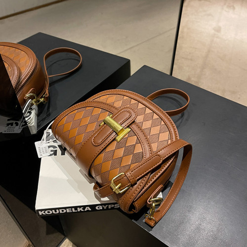 高級感包包女2025新款小衆撞色單肩斜後後背包時尚百搭半圓馬鞍包迷你 高級感包包女2025新款小衆撞色單肩斜後後背包時尚百搭半圓馬鞍包迷你