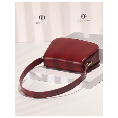 GXFMOD 新品原創牛皮馬鞍包2025流行紅色本命年女包ins單肩斜後後背包