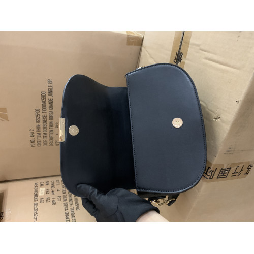 出口波蘭通勤馬鞍包磁釦繙蓋時尚單肩斜後後背包女包 出口波蘭通勤馬鞍包磁釦繙蓋時尚單肩斜後後背包女包