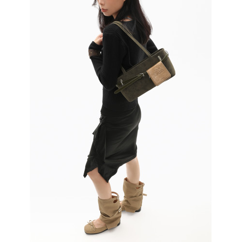 簡著25AW 原創 苔蘚綠 貝裡尼尼 摩登通勤皮帶裝飾單肩腋下法棍包