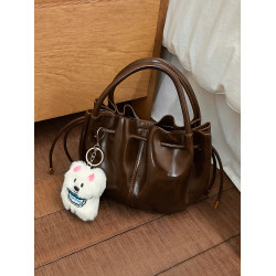 高級感油蠟皮手拎水桶包2025冬季新款時尚簡約單肩包小衆潮流女包