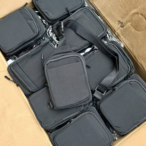 吊牌價折合RMB近200!出口!多功能男女休閒百搭胸包斜後後背包 吊牌價折合RMB近200!出口!多功能男女休閒百搭胸包斜後後背包