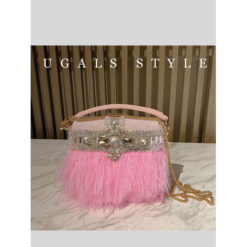 UGALS秋冬流蘇鴕鳥毛茸茸絲絨馬鞍閃亮不靈水鑽石宴會手拿斜後後背包