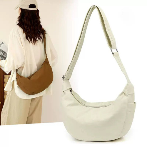 時尚休閒女斜後後背包新款單肩包尼龍餃子包女士挎包簡約輕便小布包包