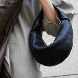 潮流牛角女士腋下包春夏新款牛皮單肩手提可頌包女式真皮女包