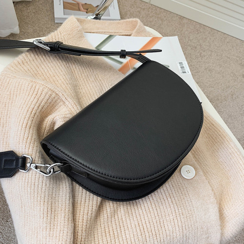 港風復古小包包女包2025春夏新款潮時尚斜後後背包百搭單肩半圓馬鞍包