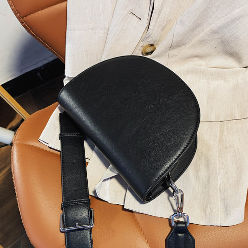 港風復古小包包女包2025春夏新款潮時尚斜後後背包百搭單肩半圓馬鞍包