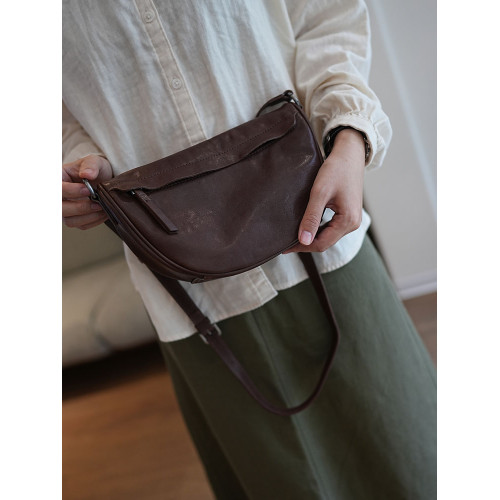 鹿小姐植鞣牛皮復古高級感半月馬鞍包真皮百搭時尚單肩斜背女包